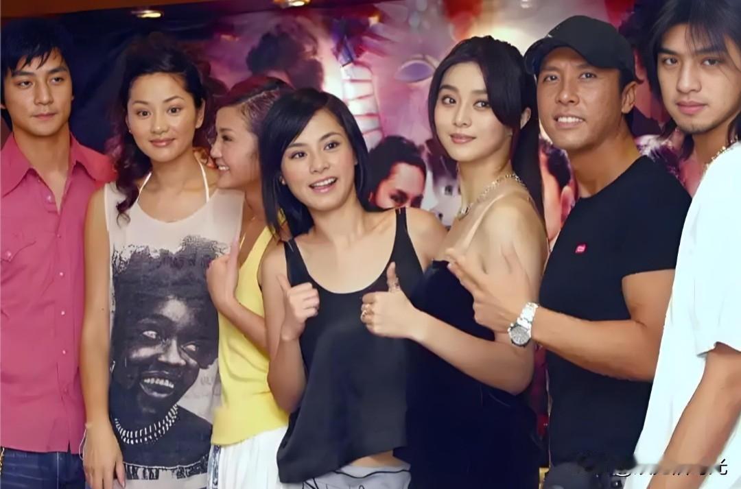 在范冰冰面前，阿娇都有些被艳压了，阿Sa在她面前都成小黑妞了。这是2003年