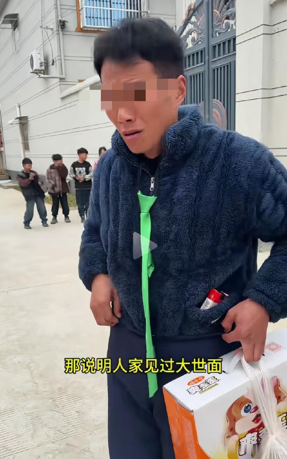 男子来相亲，了解到女方家的情况之后，直接懵，说他实在接受不了。男子说，你离过婚的