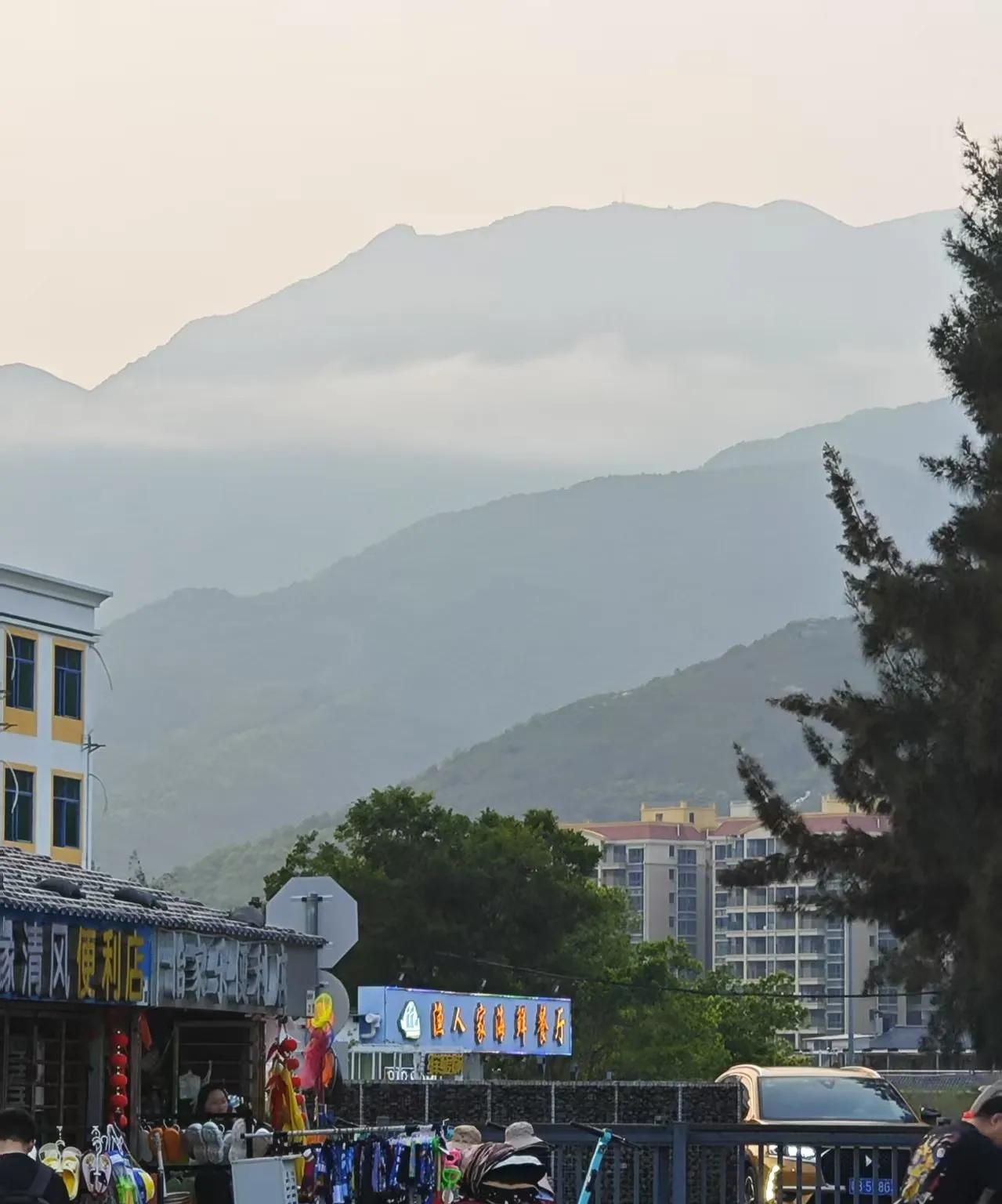 这里是深圳的“偏远地区”，但也是深圳自然景观最美的地方之一，深圳最美的海景徒步线