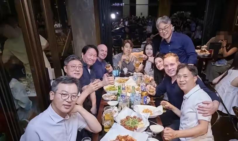 这一段时间的财阀崔泰源，是真的愁眉不展！为何？9440亿韩元，是他要给的“分