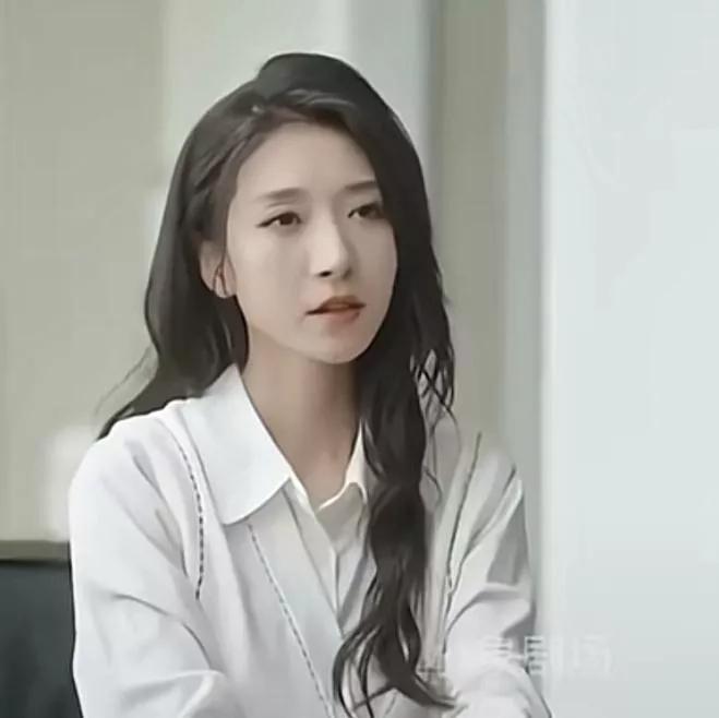 清新自然的女孩，白衬衫的温柔。少女感白衬衣气质白衬衫温柔白衬衫白色温柔风衬