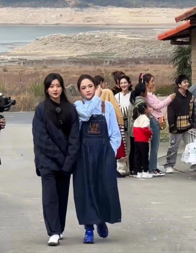 突然就知道了明星为什么不会精致土…