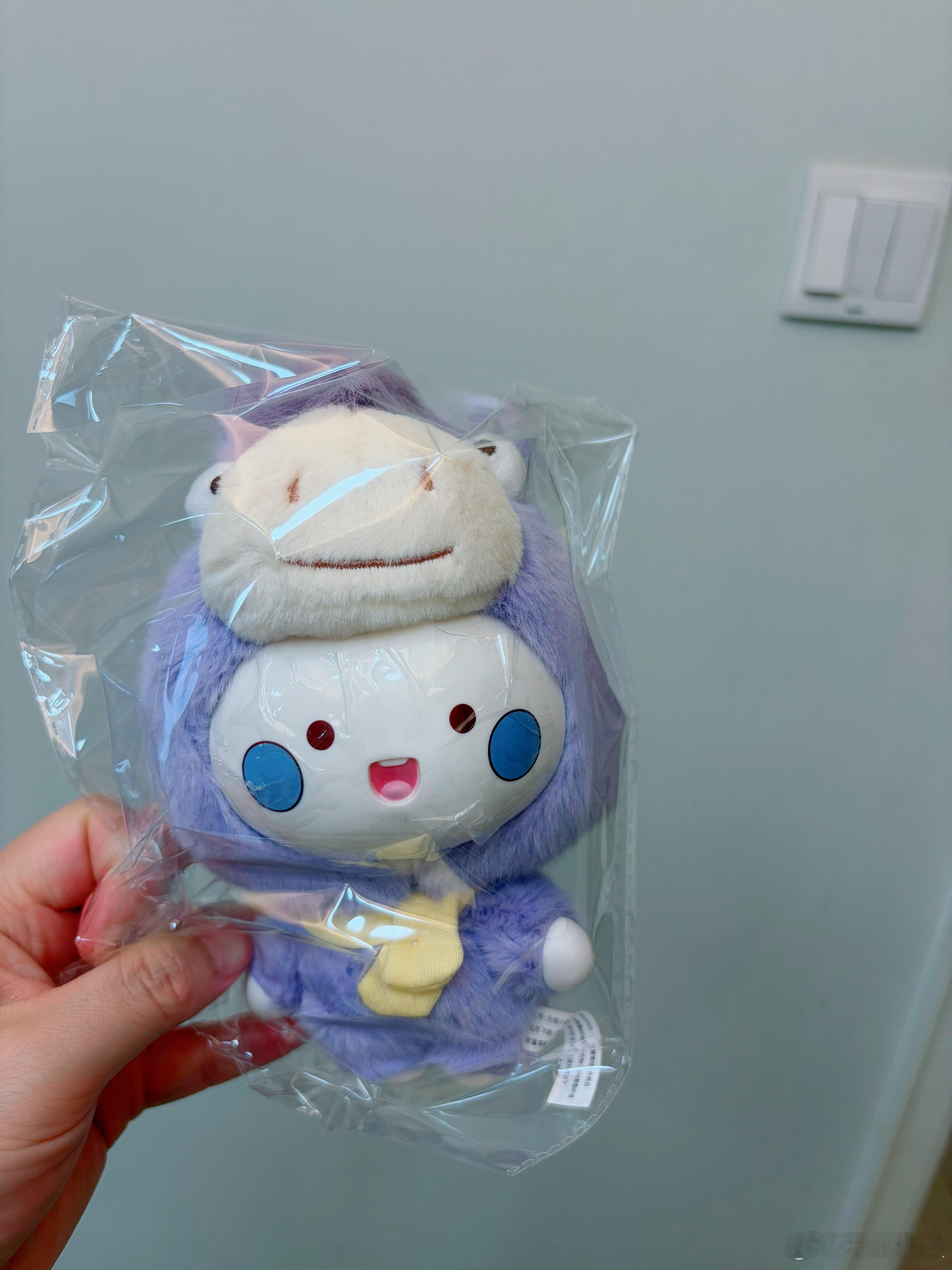 随手拍在元祖蛋糕买了一张一千的蛋糕卡，送了我一个盲盒