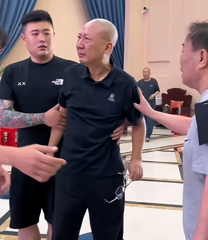 杨少华吊唁现场突发闹剧！徒弟找杨议解决个人恩怨，长子透露内情