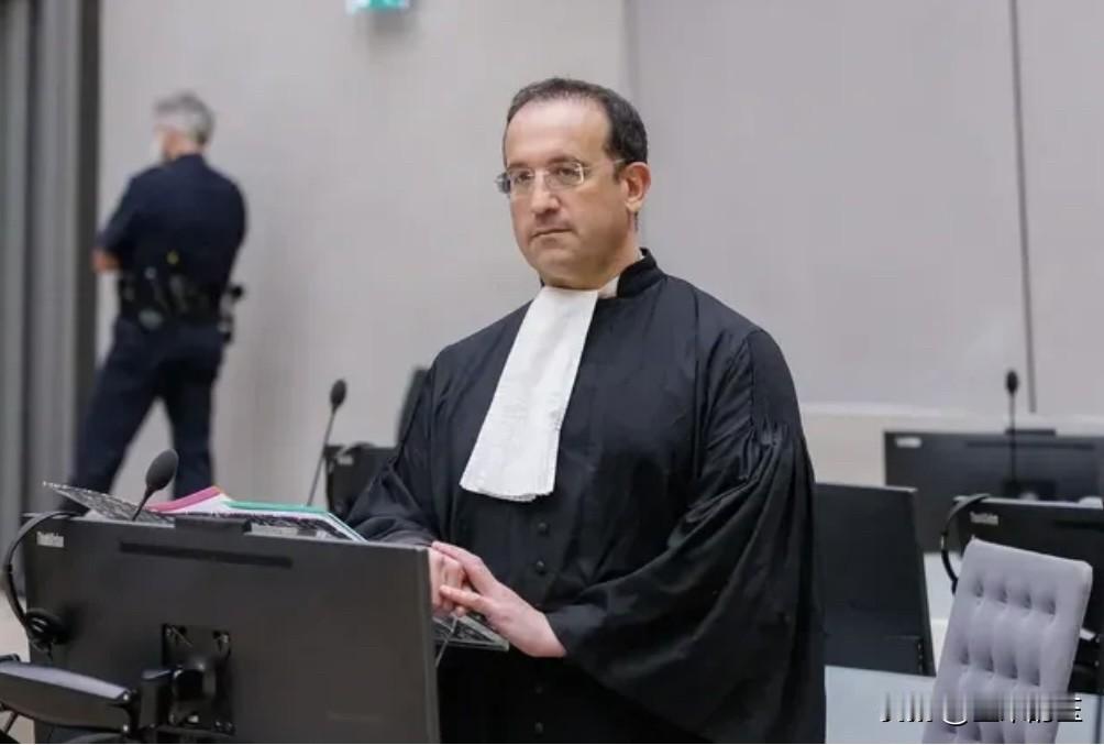 菲律宾前总统罗德里戈·杜特尔特的律师向国际刑事法院第一预审分庭提出申请，要求将更