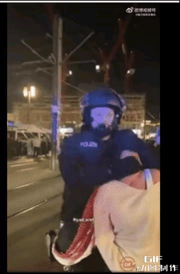 哟呵！干啥啊？锁我喉是吧？还掐我脖儿，宋小宝的梗来自德国？看了德国这一幕，再想
