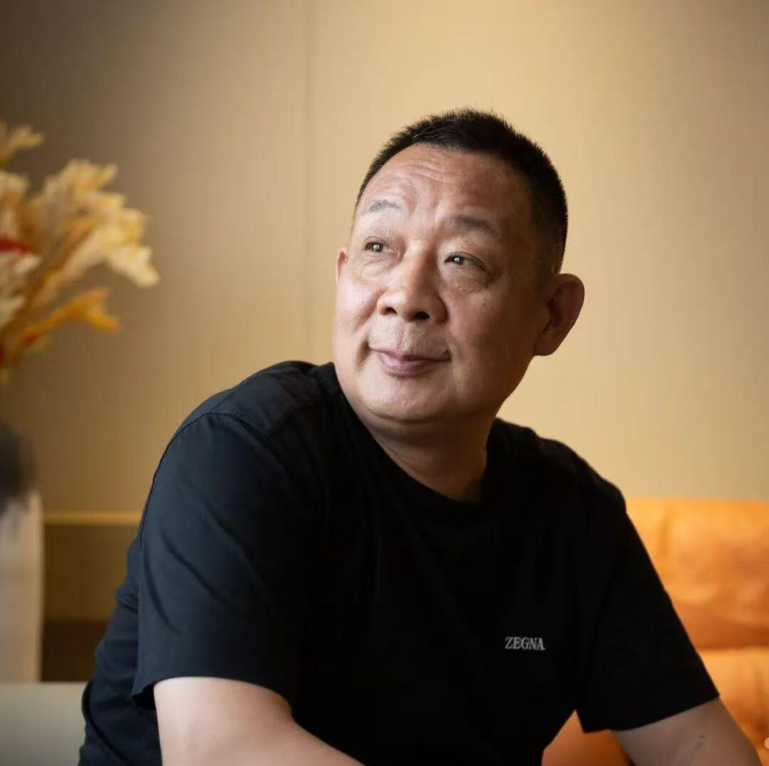 于东来这样表态就好很多了，单纯表达自己欣赏的点，不刻意去表明力挺谁。聂圣哲这件