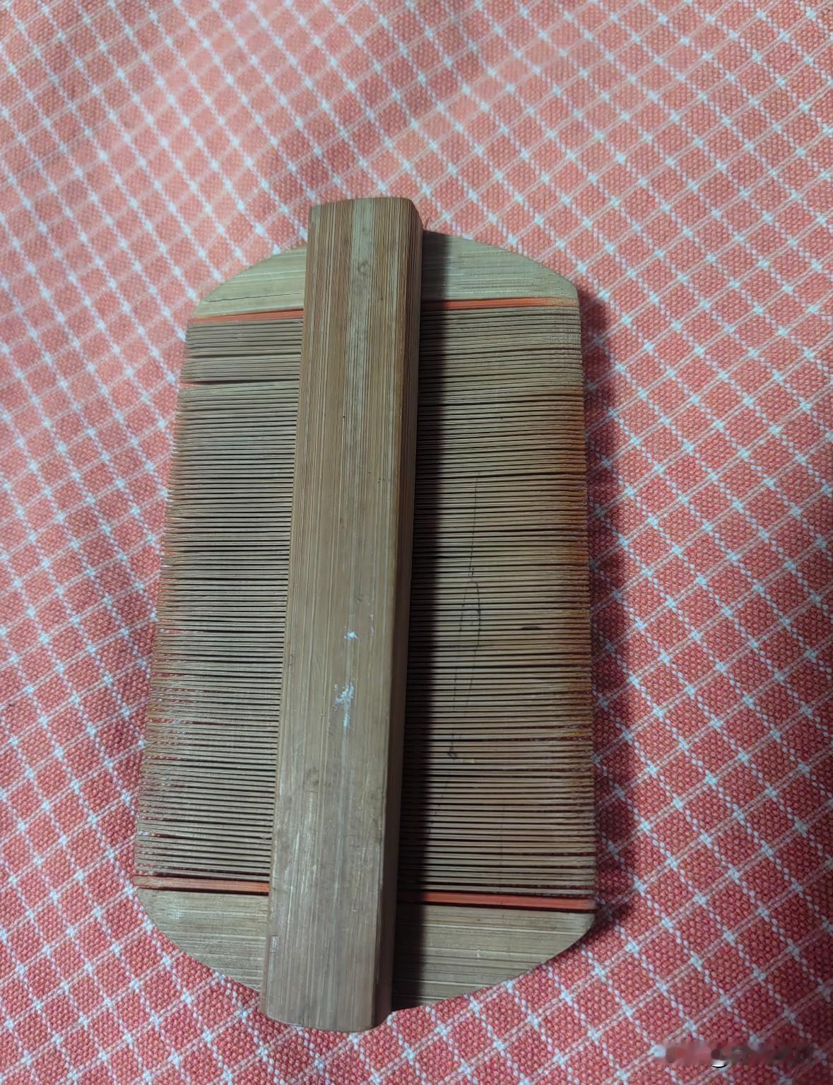 90后的人应该都认识这个吧甚至也用过这个[狗头]一看到它头皮就开始痒了我记