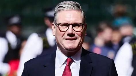 斯塔默访华看透了：想和中国合作，先过语言关。斯塔默学汉语动了真格，明明