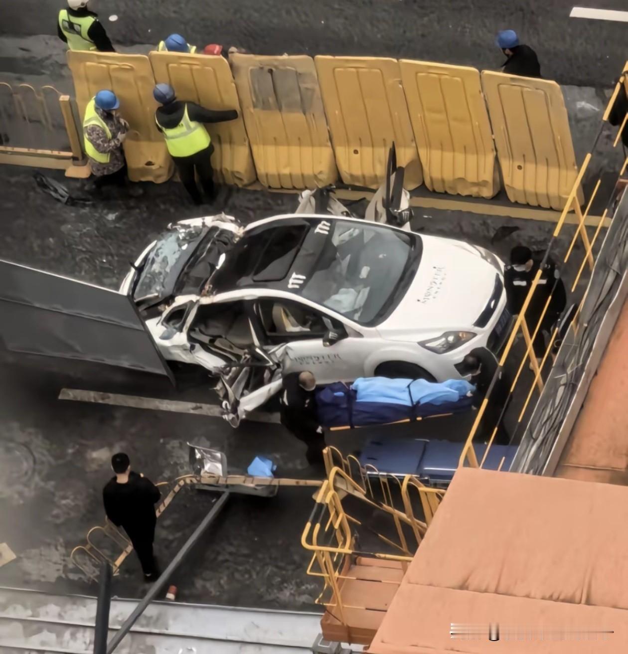 武汉龙门吊倒塌事件！现在最慌的不是干活的工人，也不是现场的安全员，而是负