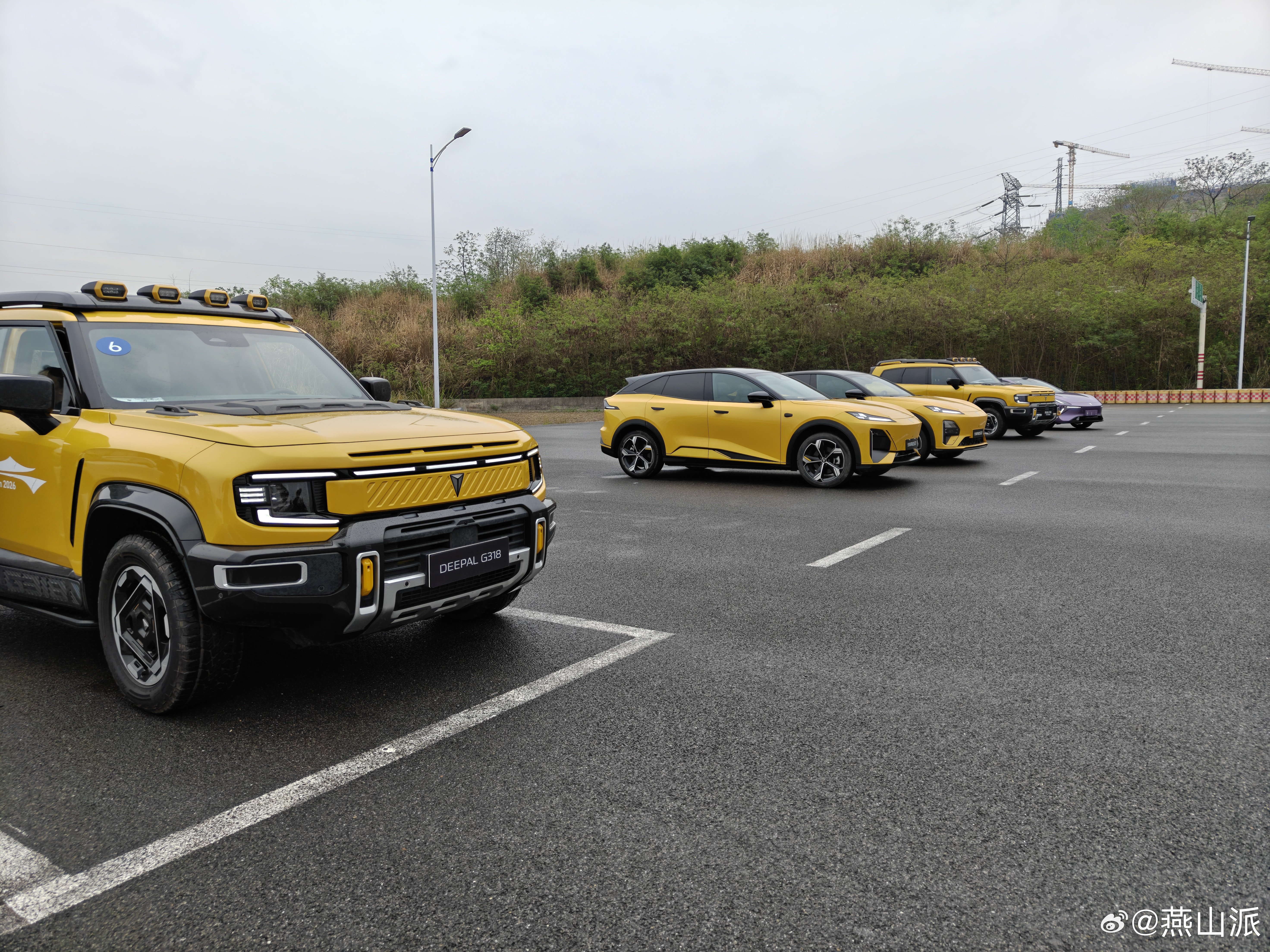 没想到，逛完研发中心，还有深蓝全系车型的试驾活动。本来想直奔G318，但没想到所