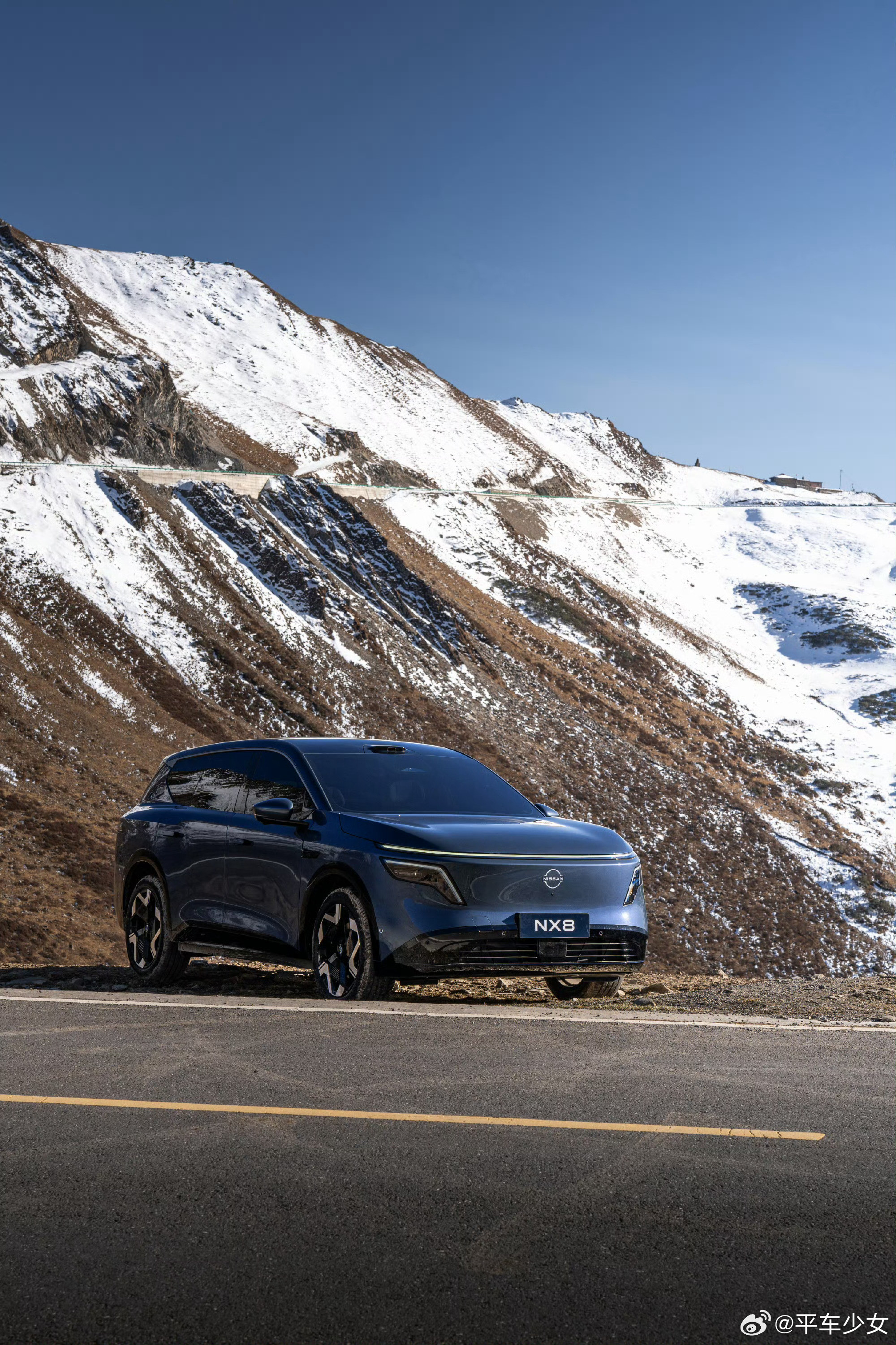 去年东风日产靠N7、N6在新能源赛道稳住阵脚，今年直接拿出王炸——NX8，终于轮