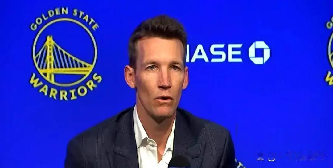 “库里一退役，勇士就没人了？”，错！邓利维刚扔出一枚核弹级信号：我们不是在找替补