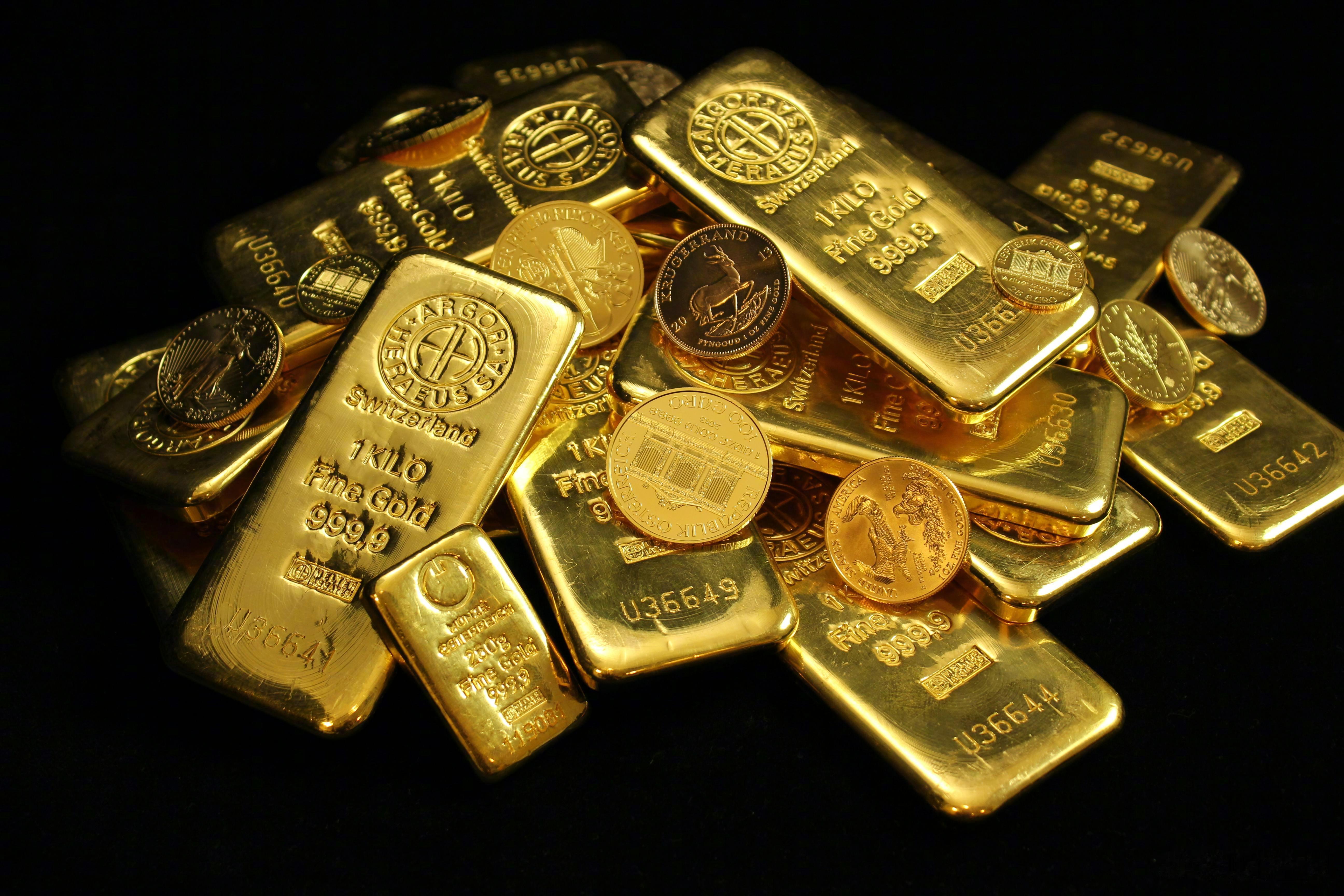 黄金金价稳住了。全球央行出手和配置黄金是战略行为持续的。俄罗斯大幅增加黄