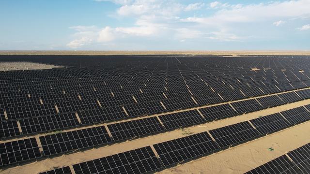 上海国企在全国最大光伏项目投产, 6个月工期创下业内罕见“上海速度”