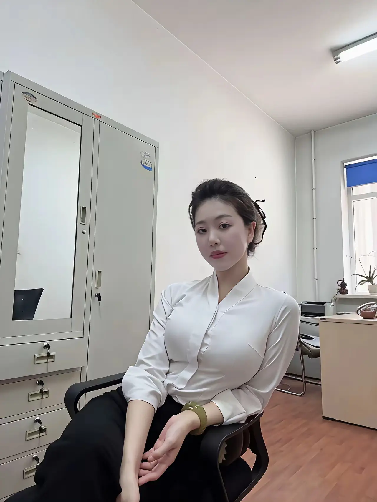 在单位里这么穿，算得体了吗？