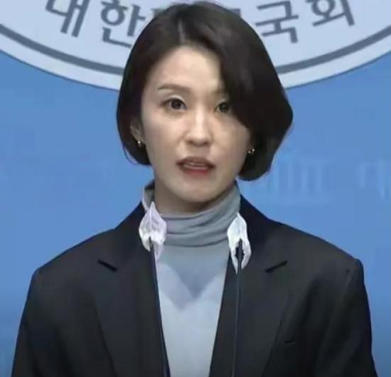 太大胆了——在镜头前，韩国一位女专家竟然直言不讳地说出“我们根本不是什么强国”，
