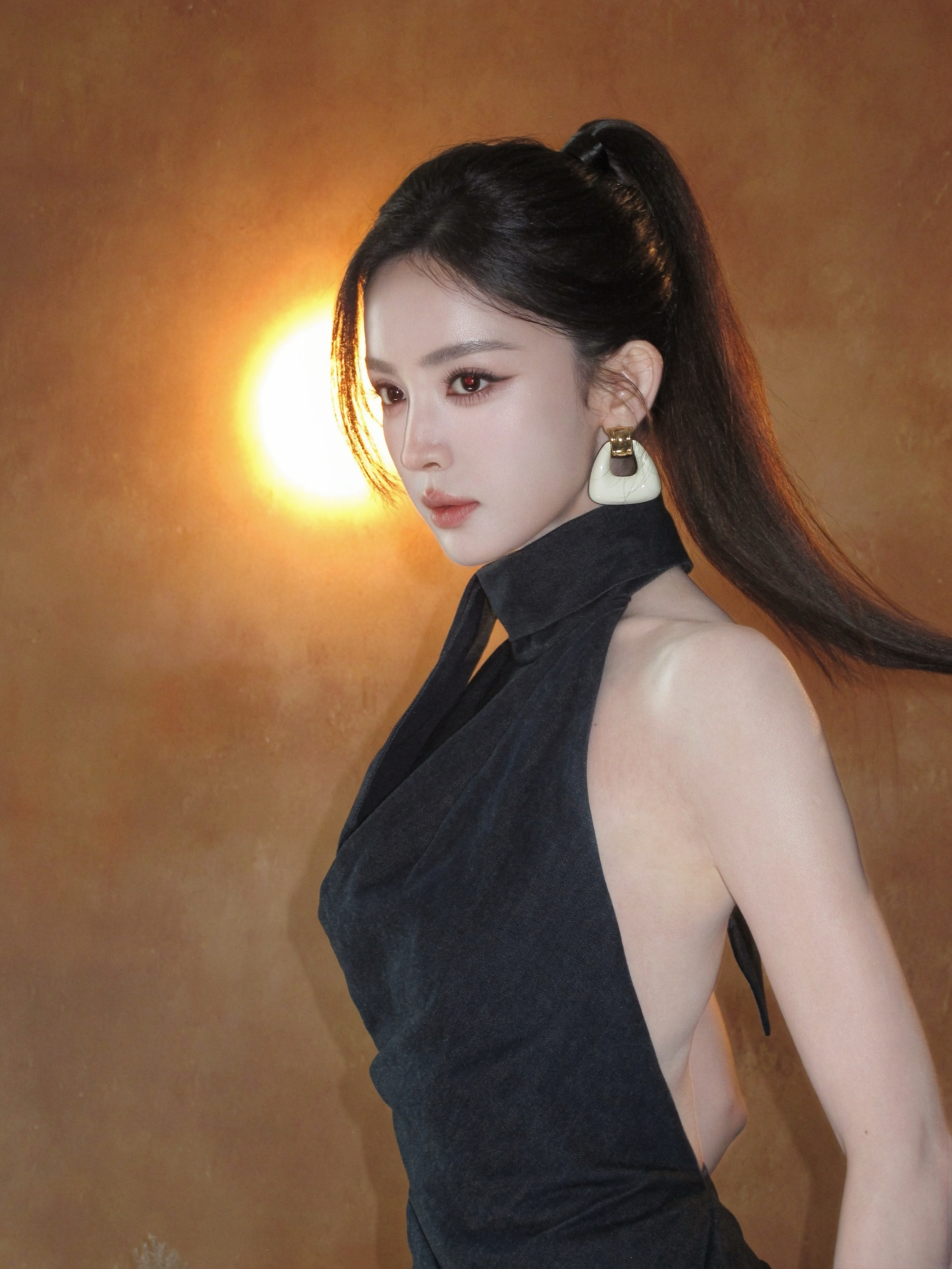 娜扎美背