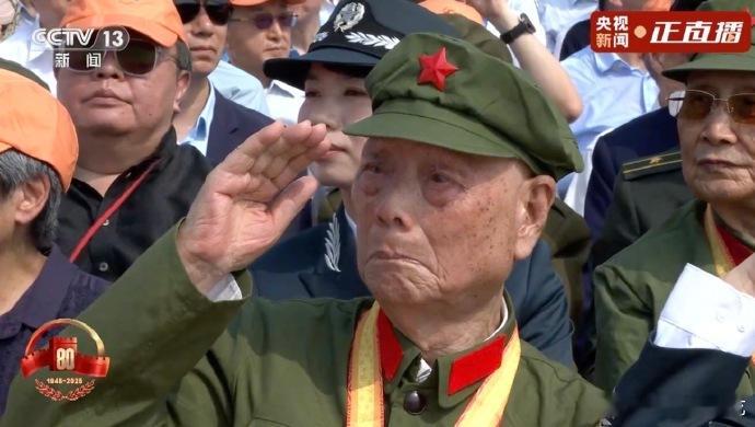 我真的看不得老兵，眼睛一下就酸了看到老兵瞬间泪目​​​