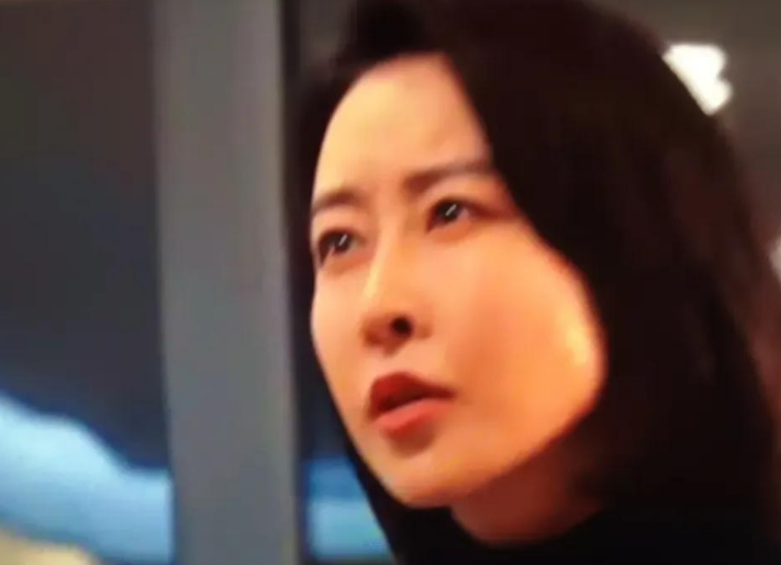 《以法之名》检察长转正的李人骏智商明显提升了，脑子变灵活了，胆子也变大了，竟然敢