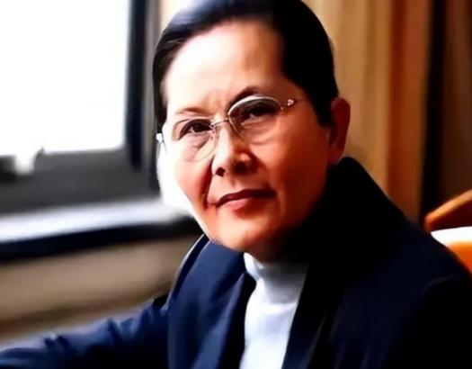 我国顶尖半导体教授李爱珍，申请中科院院士被淘汰，不料2007年，她竟然摇身一变成