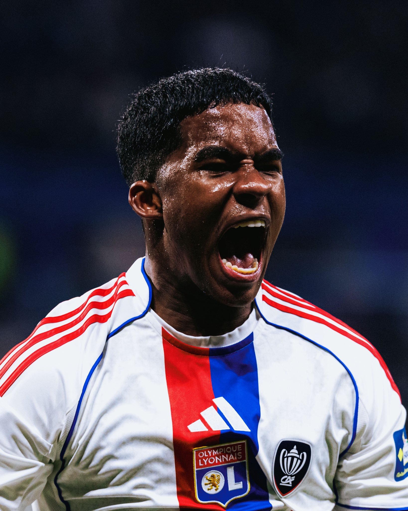 恩德里克目前与里昂的数据：-5场比赛-5粒进球-1次助攻-1次全场最佳