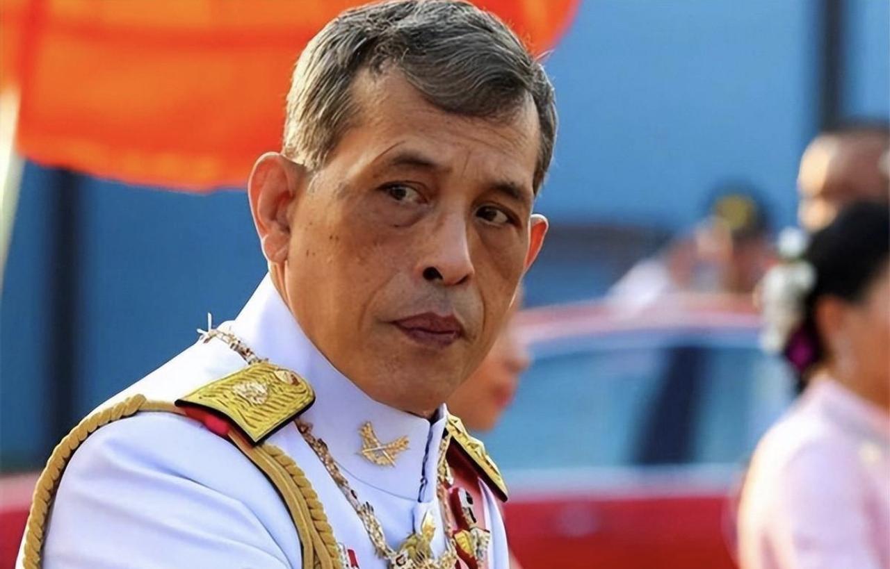 哎我去，没看出来啊，泰王不光跳舞猛，还财大气粗啊！泰柬冲突，泰王对阵亡士兵抚恤金