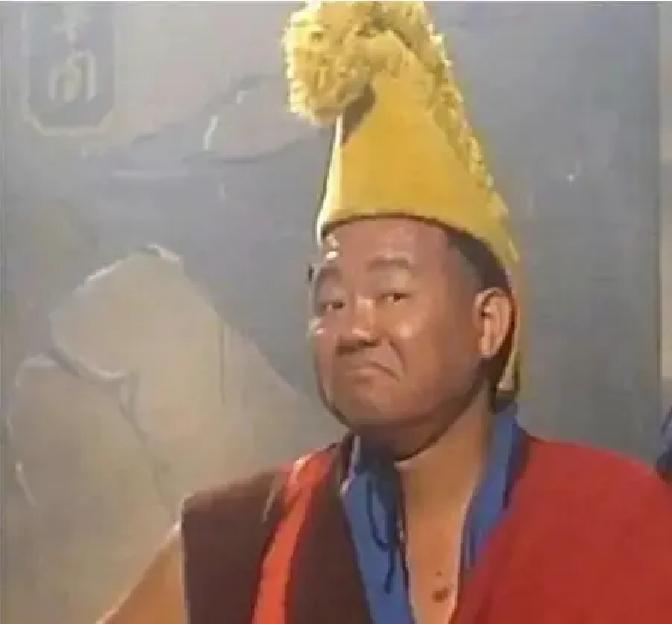 赵王府藏了个不死怪灵智上人，赵王府头号打手，跟五绝过招像开挂。王处一跟他拼