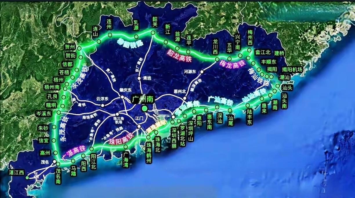 高铁大环线偏偏缺了几十公里距离的“汕头→揭阳”这一段线路。汕头北出仍然依靠着“