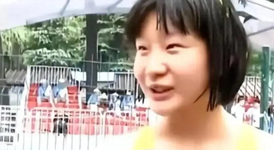 如果不说，谁能看出她们居然是同一个人！图一，未长开的小姑娘，皮肤稍黑。图三，