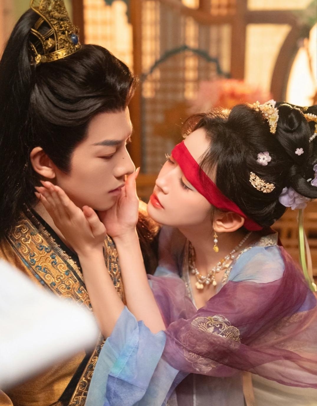 古代农妇戴美甲？短剧和长剧女演员的差距就在这双手！