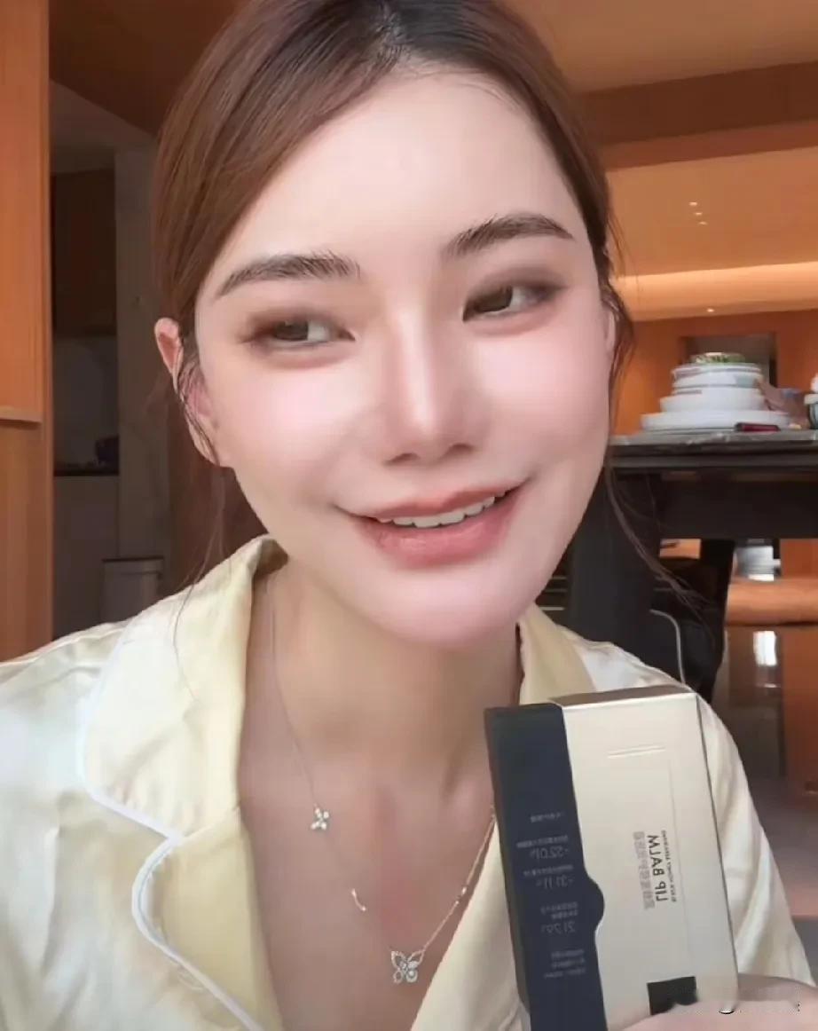马筱梅，被忽悠了，粉丝宝宝们就是想知道她到底怀孕吗，问了各种问题，有粉丝说小梅胖