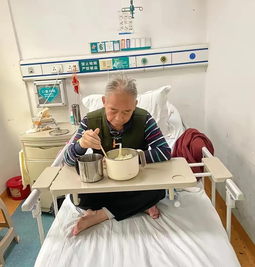 在医院的病房里看到了最真实，最残忍的一幕。原来儿女无能，连亲生的父母都会瞧不起你