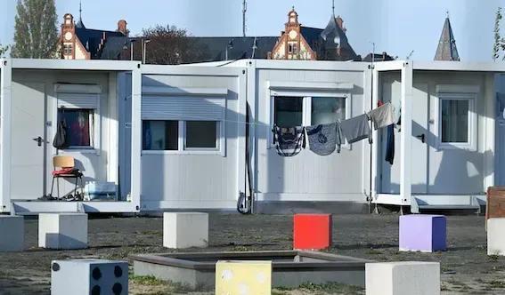 德国汉堡市去年花费约1.6亿欧元用于安置难民入住酒店，这些数字包括住宿和餐饮费用