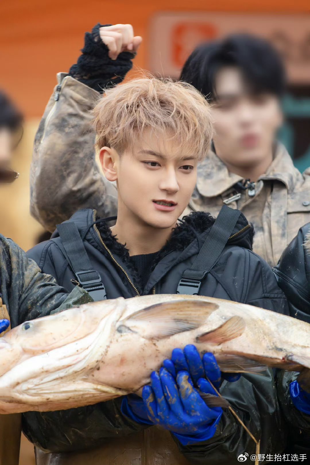 黄子韬上限很高下限也很低发现黄子韬只要一瘦下来就很帅，哥胖过非主流过但没丑过。