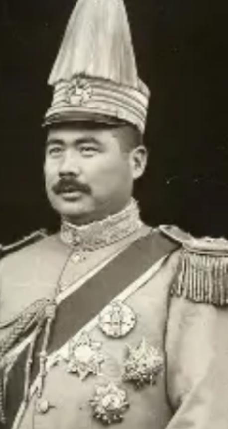 建国后对冯玉祥评价高的原因首先是因为他反蒋。反蒋战争败了两次。之后除了抗战期间，