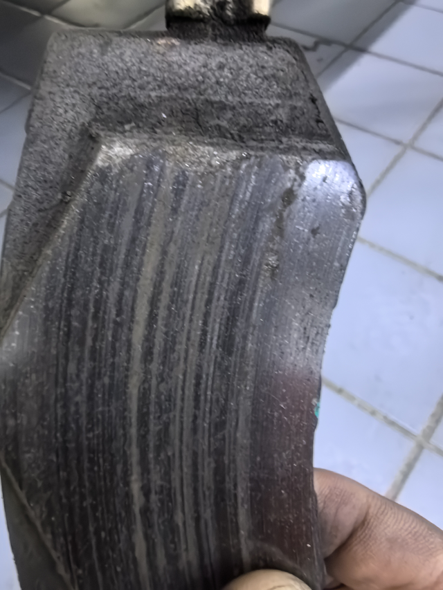 买了小鹏P7+不到两个月刹车系统出现问题，厂家解决问题不积极！不知道怎么办！