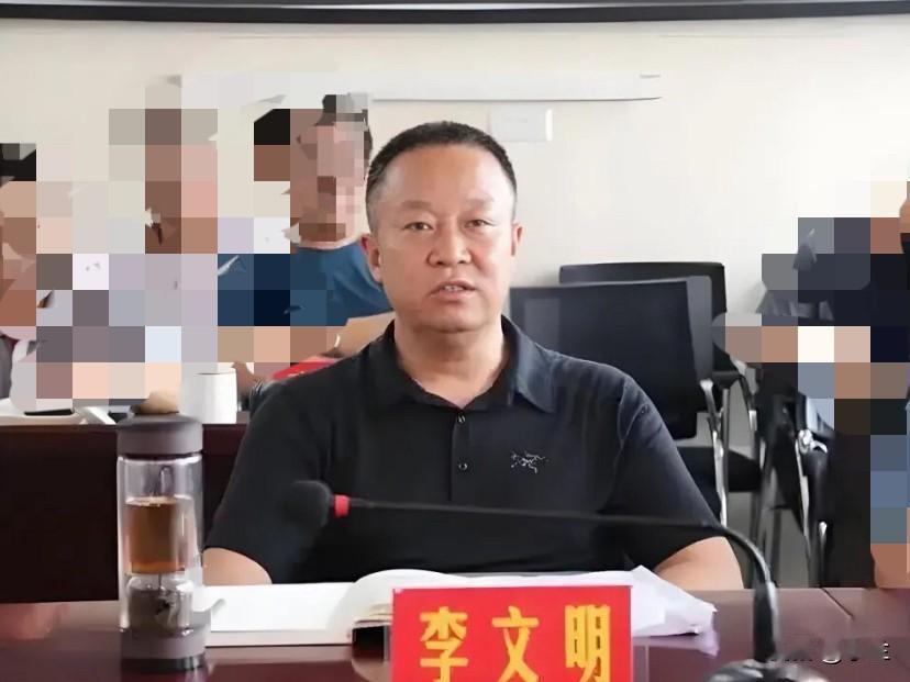 云南省昭通市58岁的李文明上了热搜！他是云南省昭阳区人，他长期在云南昭通地区工作