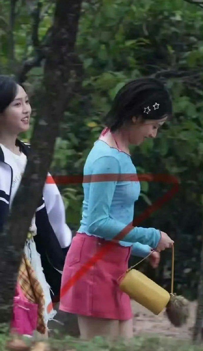 搭的这么丑真的还有班上吗