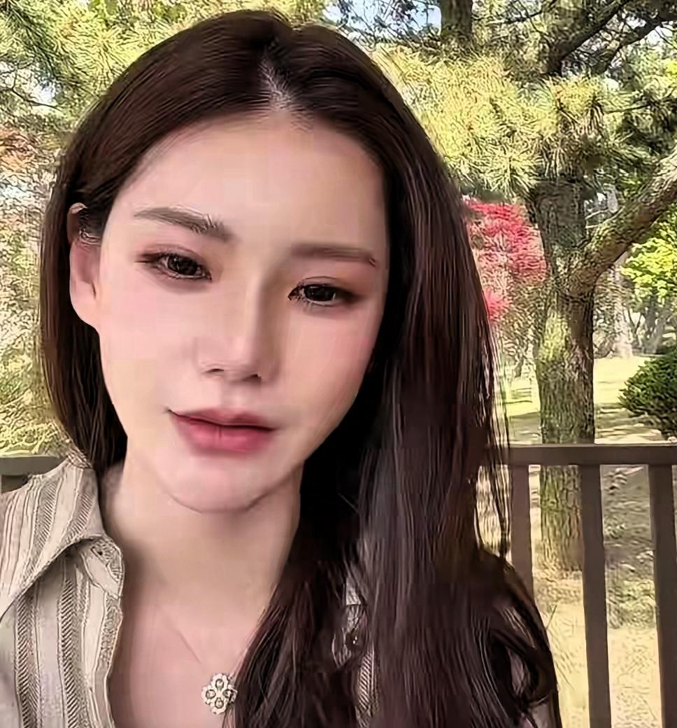 光环大，要求也高，女人当妈，大家总盯着，生完孩子，事业家庭，总是难平衡，谁都头疼