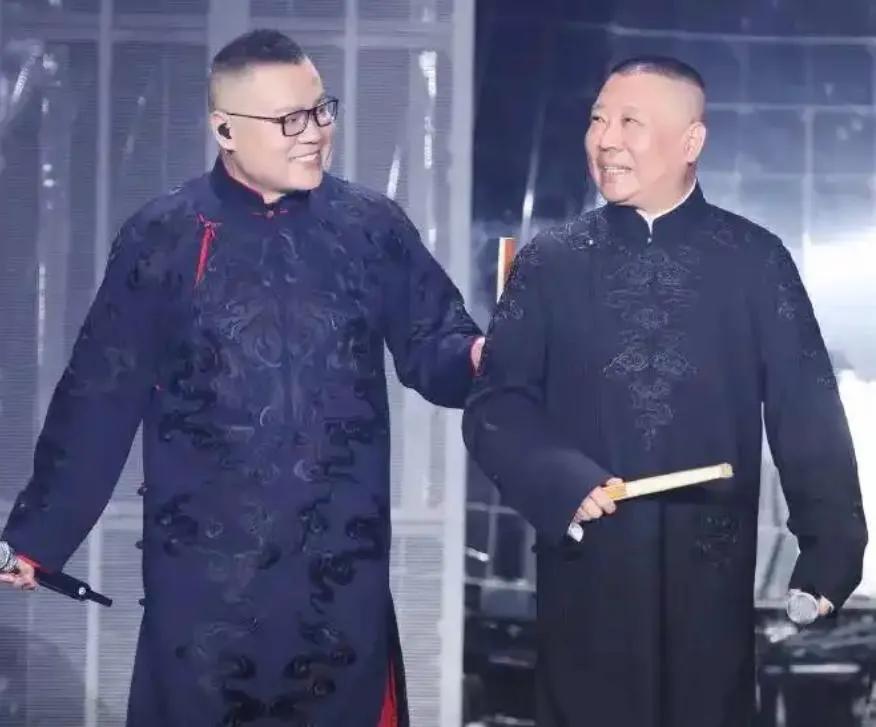 岳云鹏开演唱会，其实也是迫不得已。看看现在德云社的发展，除了线下的演出之外，