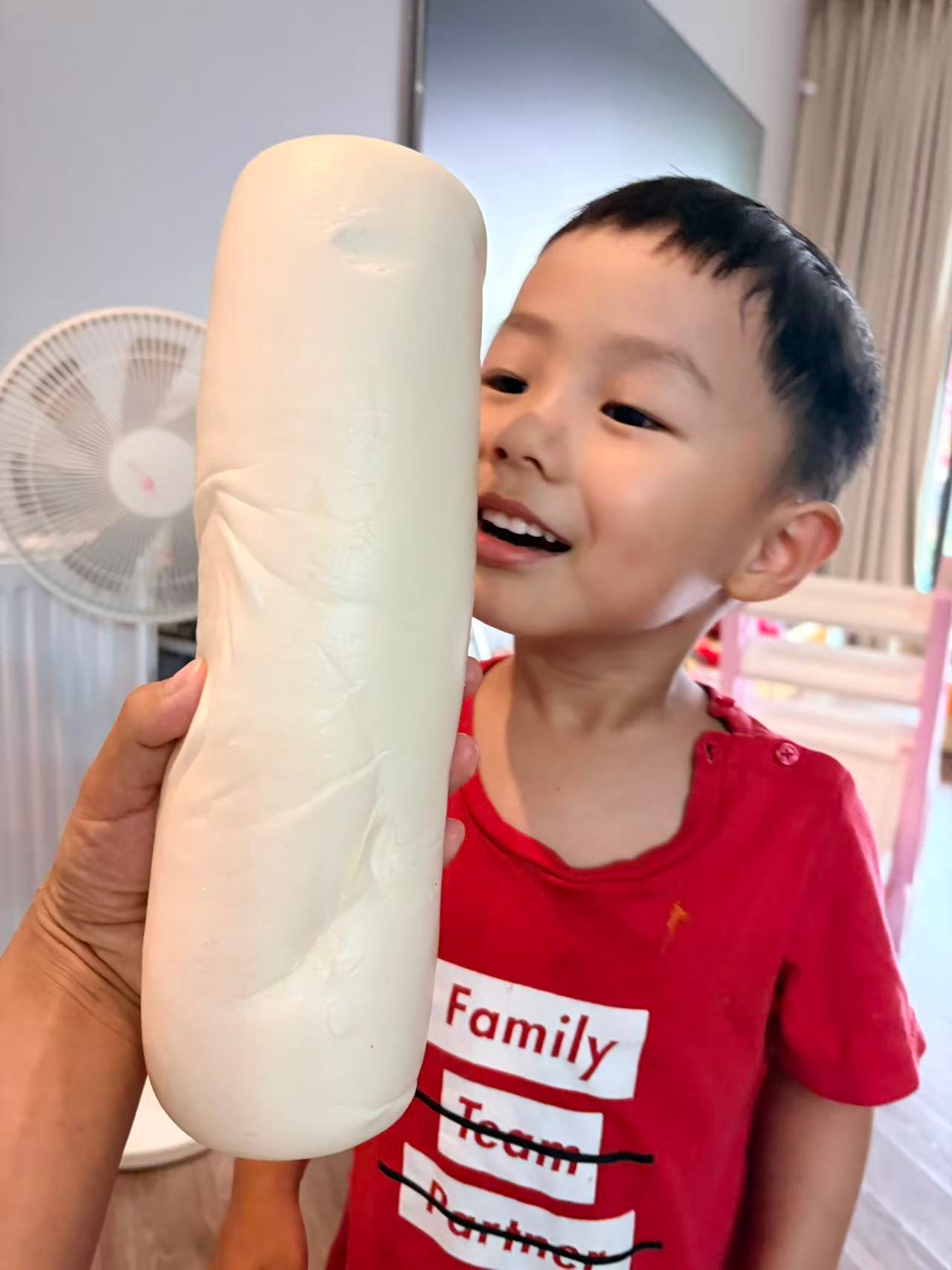 真尼玛太大了，比我胳膊还长。一天吃3个也就3块钱，我感觉我一天3顿吃