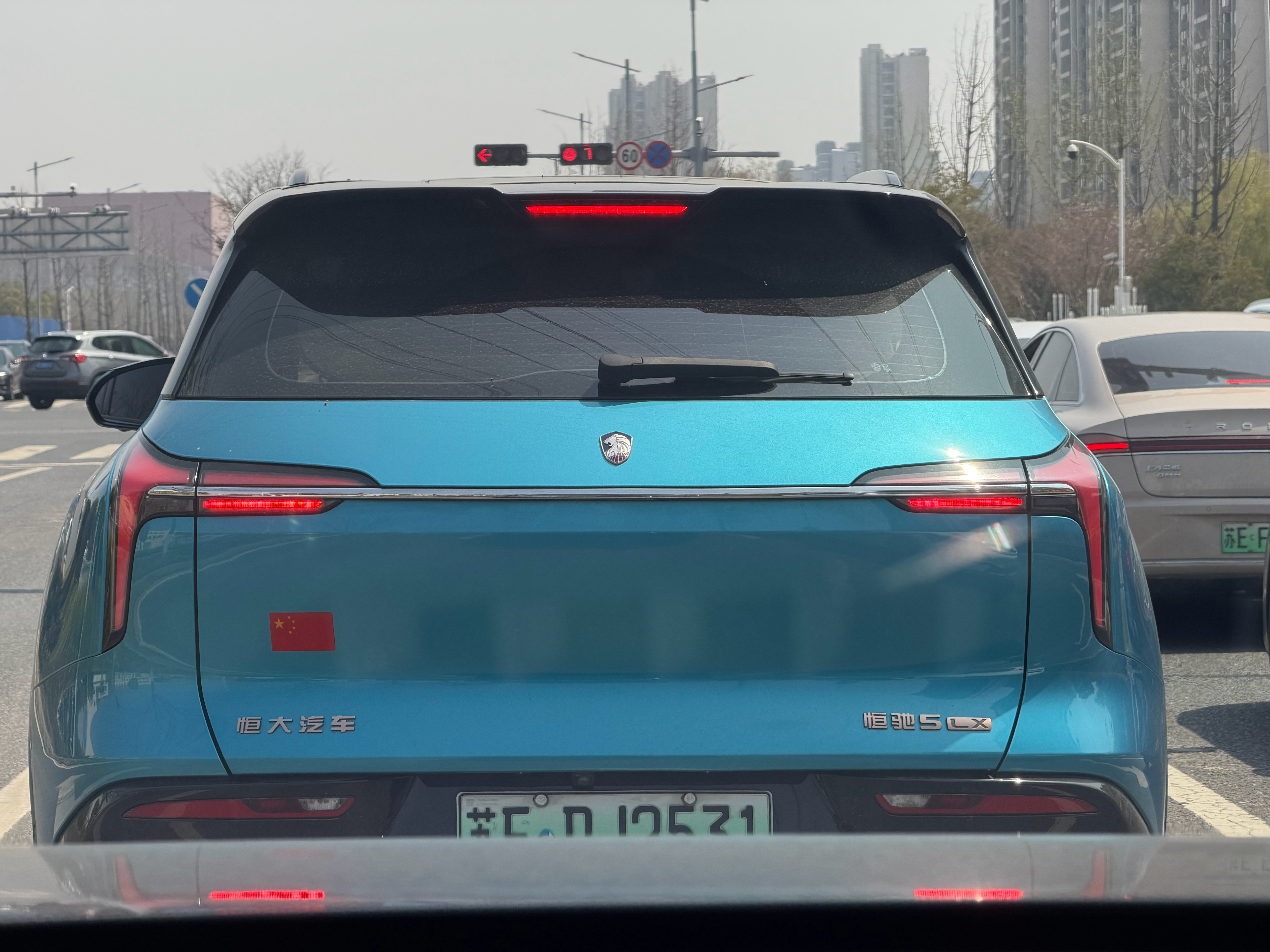 这车有点太冷门了吧，真想采访一下车主当时购车的想法。虽然企业破产了没办法，但车起