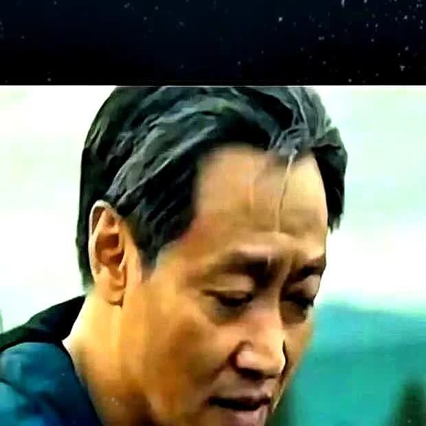 五月底的娱乐圈传来一声惊雷——实力派演员辛柏青突然消失在公众视野，知情人曝出他痛