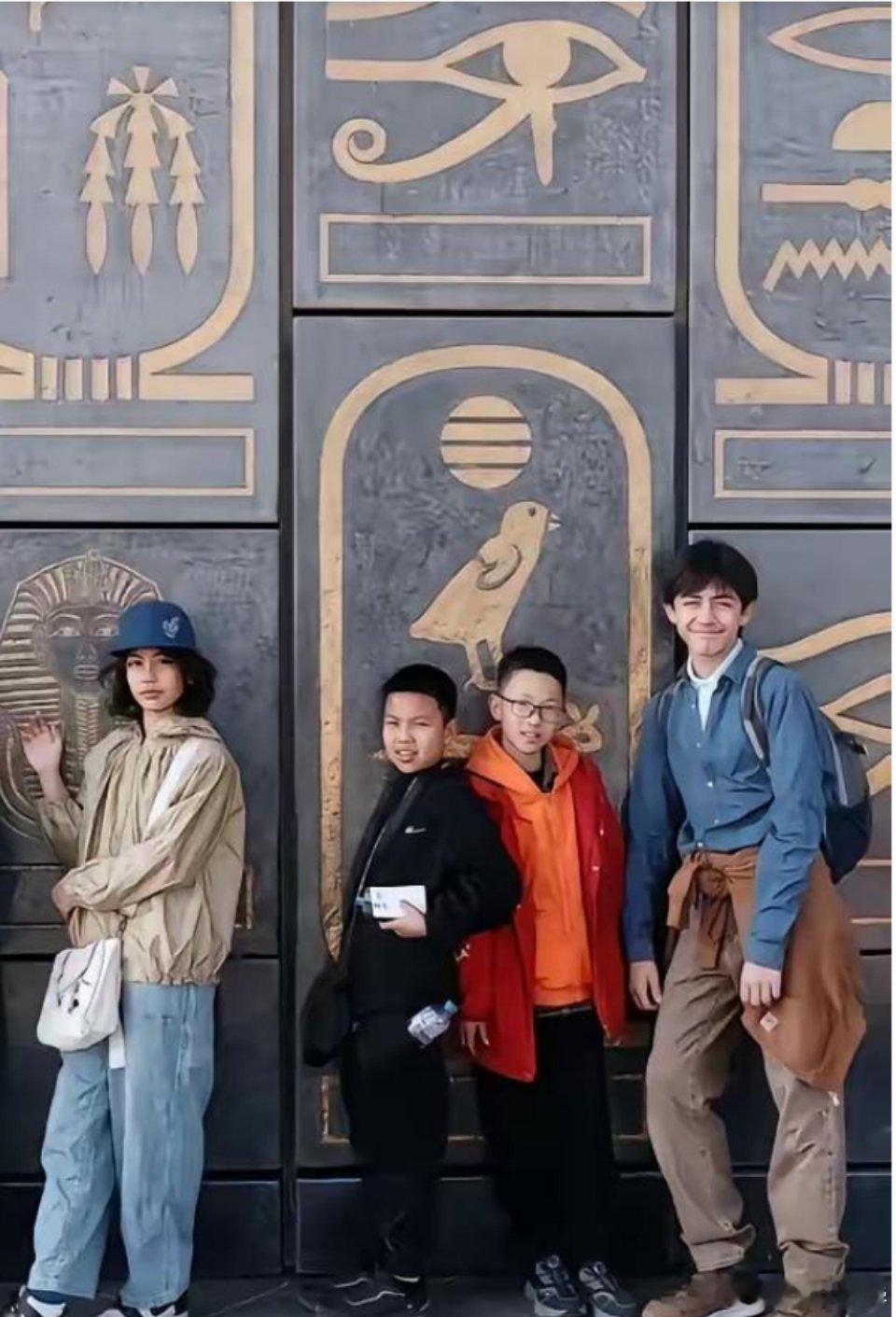 哇，刘烨家的孩子都已经长这么大啦！14岁的诺一帅气十足，这颜值和他爸爸相比，一点