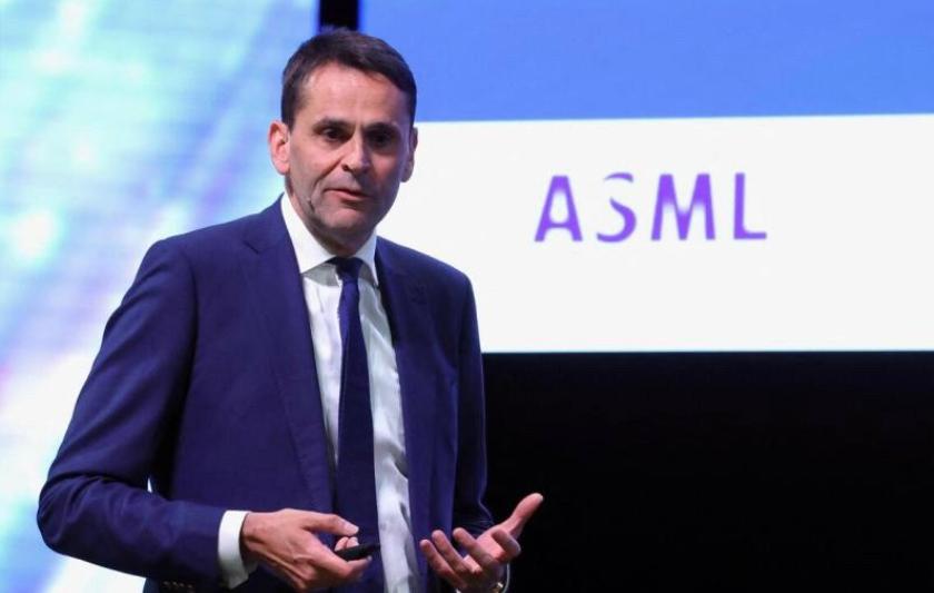 ASML的首席执行官富凯表示：卖给中国的光刻机不过是十多年前的老技术。5月2
