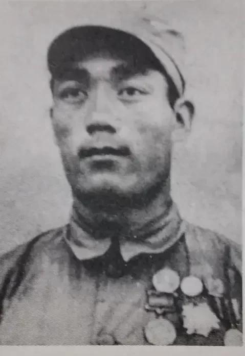 1951年深秋，朝鲜战场临津江西岸，志愿军第47军140师419团1营机炮连阵地