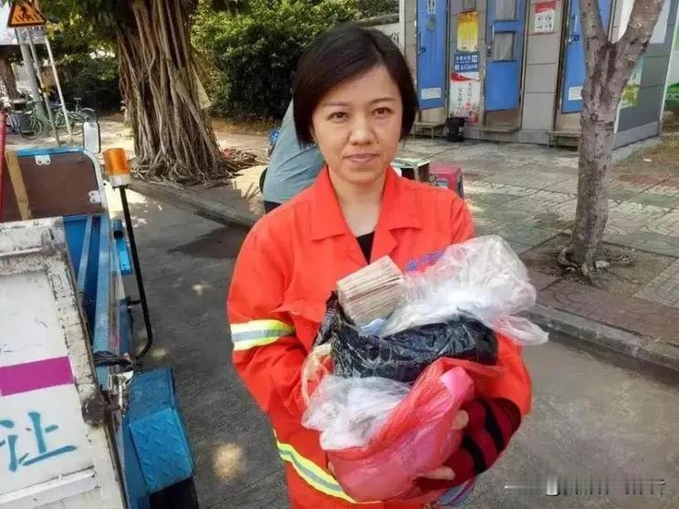 三十三岁基层劳动者成功考取硕士研究生，这份逆袭故事在网络收获无数点赞。这位奋斗者