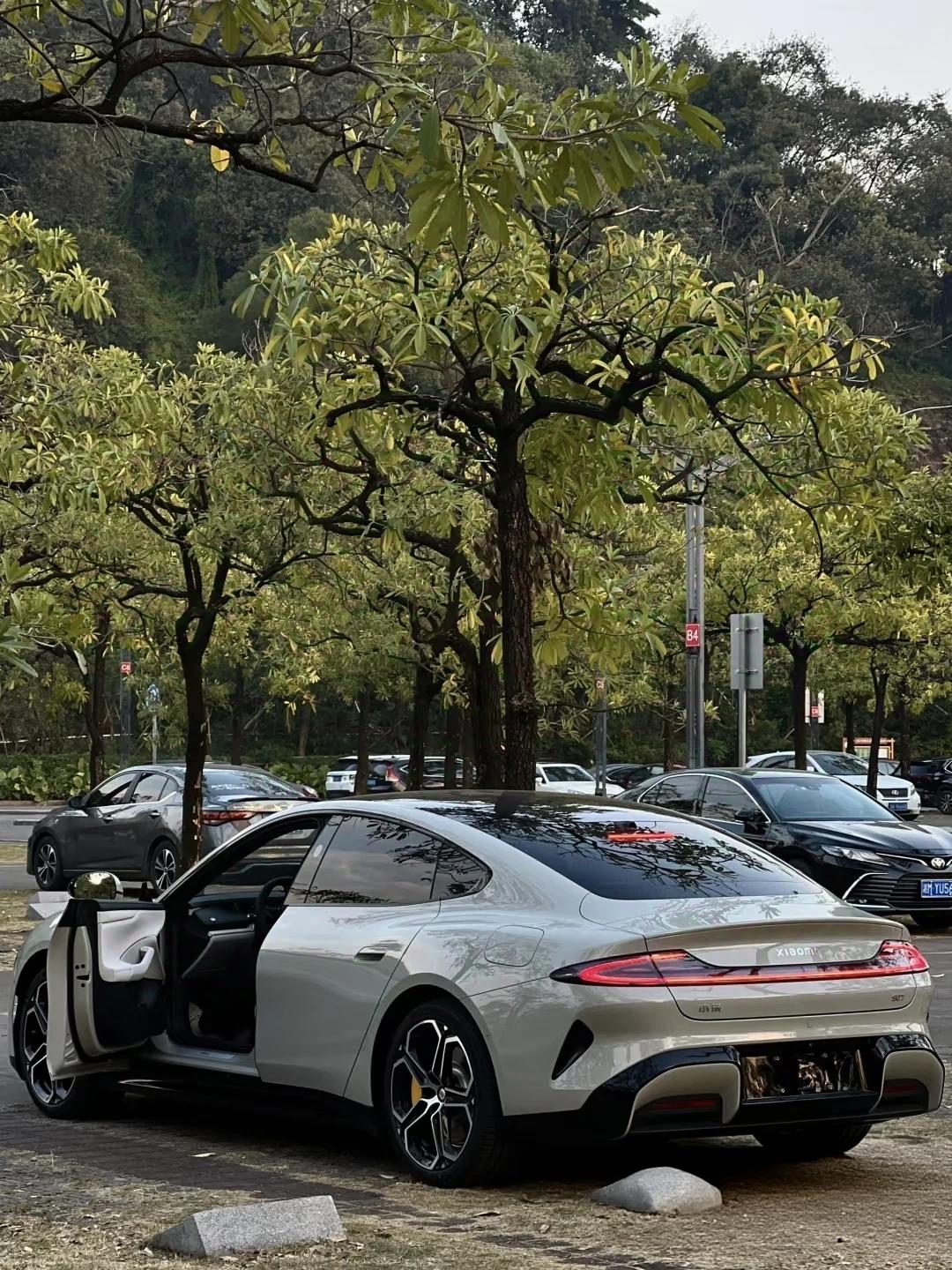 小米su7有点´_>`酷
