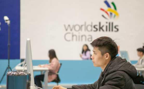 2.3万印度学生抢着来，凭什么？他们选的都是中国碾压全球的技术课，学完把真话